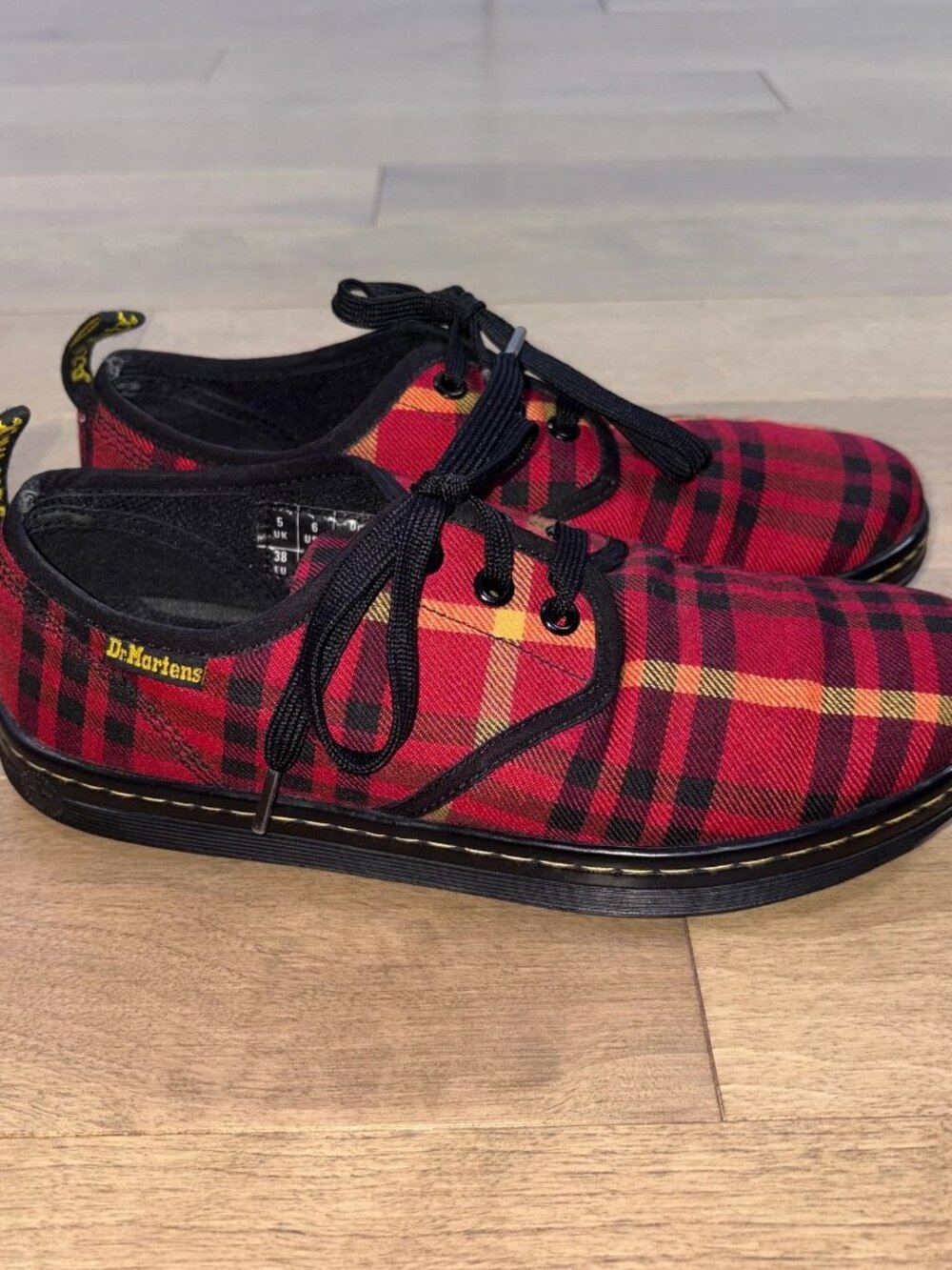 DR.MARTENS women's plaid shoes size 7